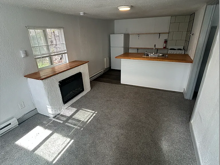 632 S Patton Ct #B — Photo 2
