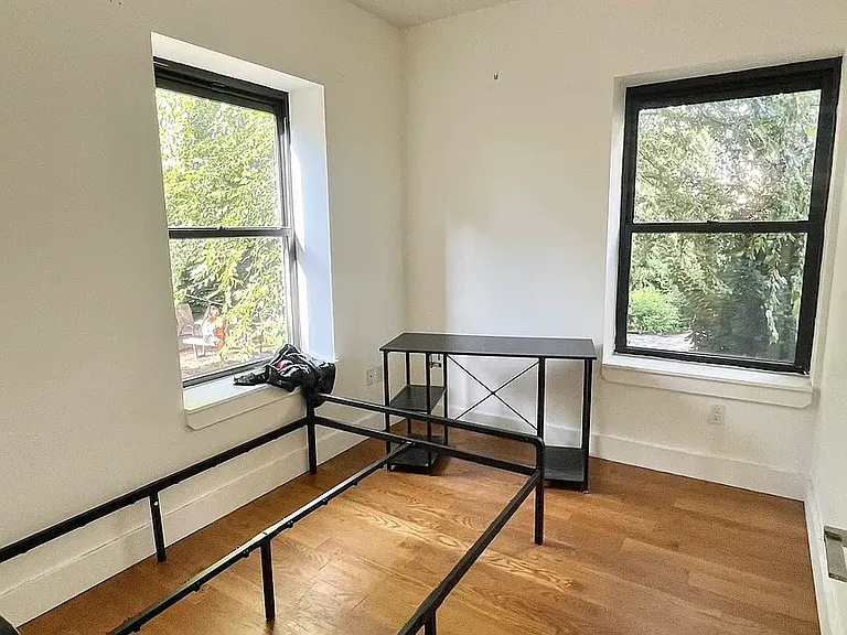69 Ten Eyck St #1B — Photo 10