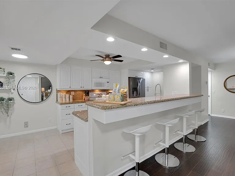 500 Egret Cir #8403 — Photo 1