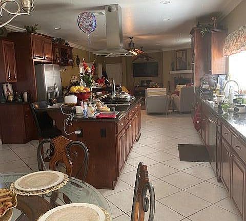 3rd image of 27335 Stonehenge Cir