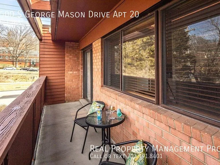 1500 S George Mason Dr #20 — Photo 14