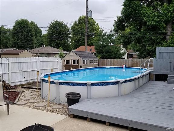 3rd image of 2833 Dogwood Dr