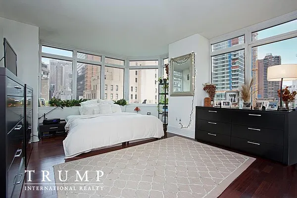 Sold by Trump International Realty | media 4
