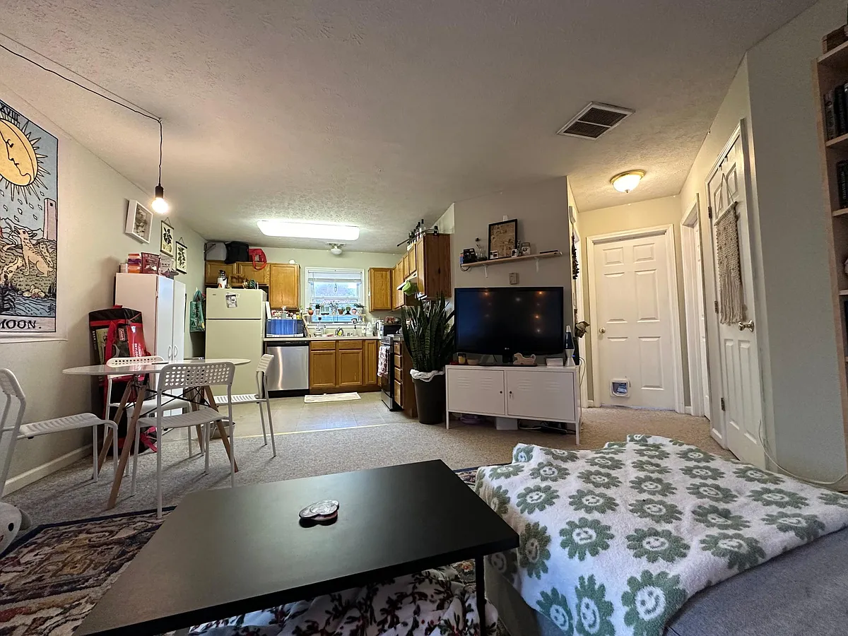 Building Photo - 446 N Broadway #446B