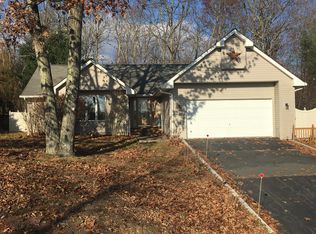 109 Hemlock Cv, Milford, PA 18337