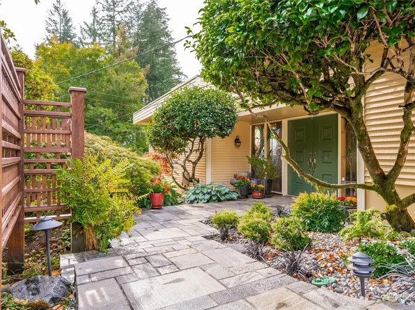 3905 Lake Hills Drive SE, Olympia, WA 98501