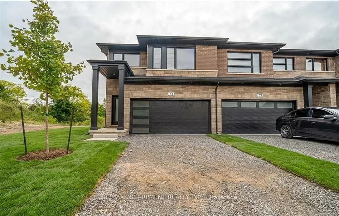 4 bed, $2,960 — Photo 1