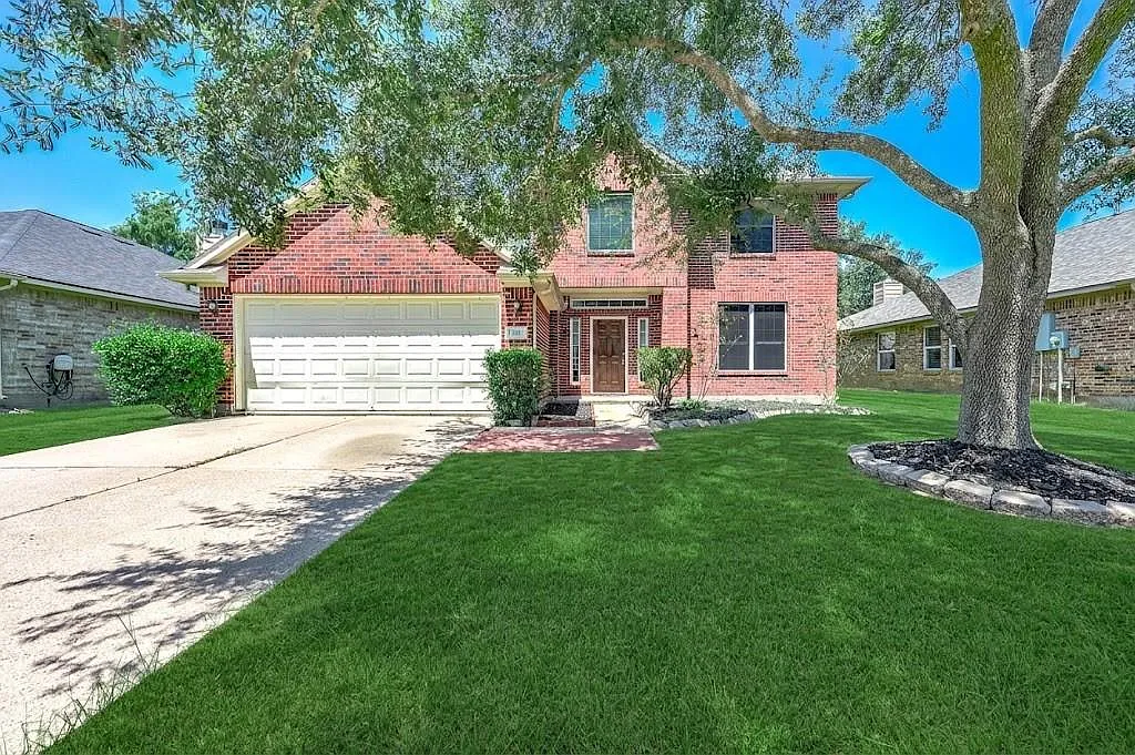4 bed, 3.5 bath, 2830 sqft, $2,700 — Photo 1