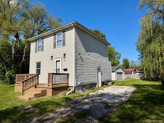 2nd image of 627 Franklin Rd