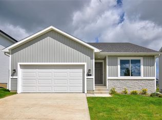 995 Hamilton Rd, Waukee, IA 50263