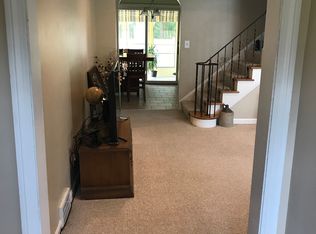 1748 Edgefield Rd, Lyndhurst, OH 44124