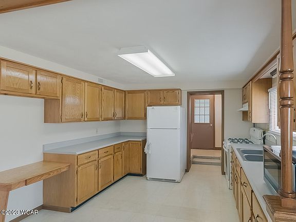 5th image of 399 W Kildare Ave