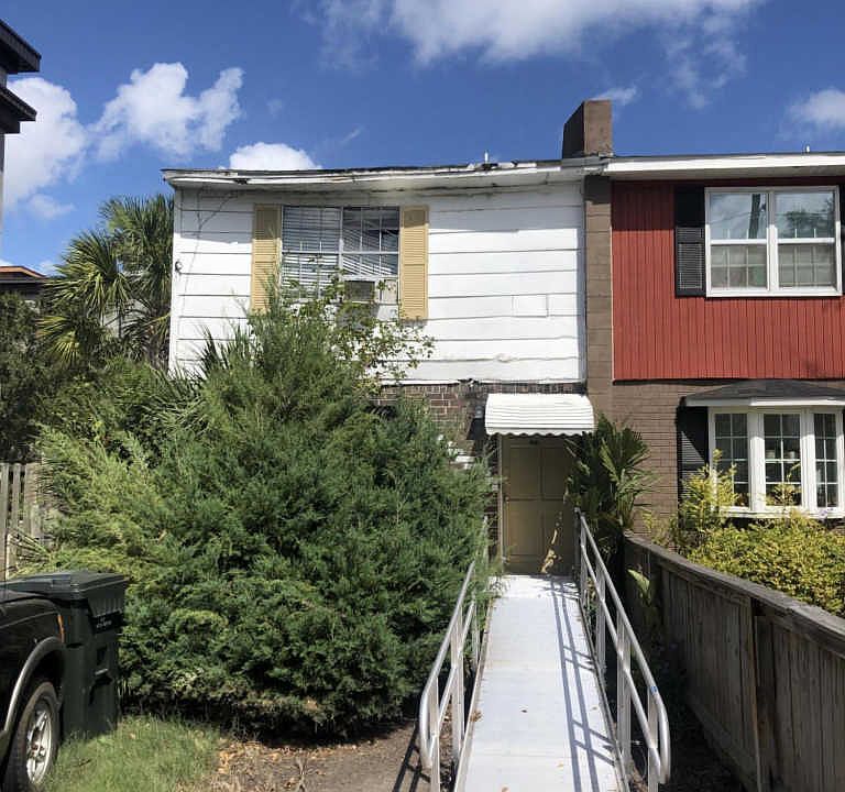 2nd image of 374 N Nassau St