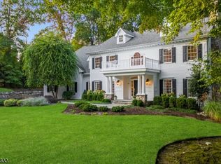 853 Aztec Trl, Franklin Lakes, NJ 07417