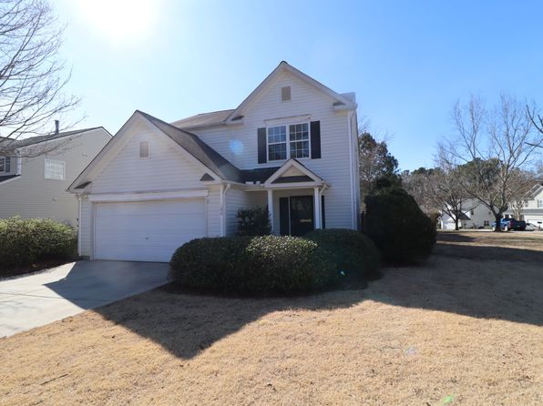 100 Beverstone Dr, Holly Springs, NC 27540