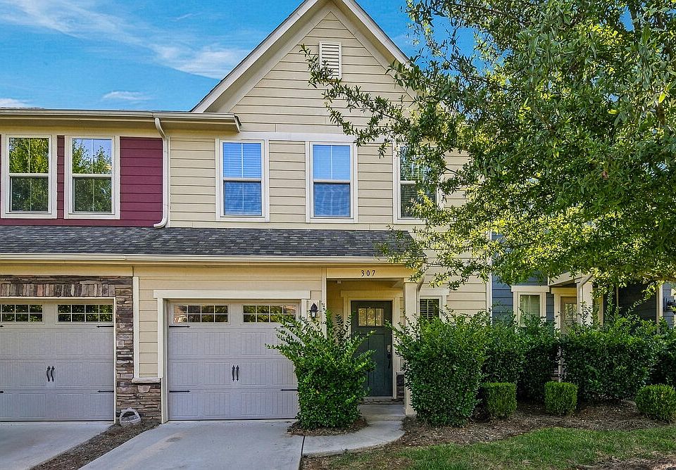 1st image of 307 Pond Place Ln