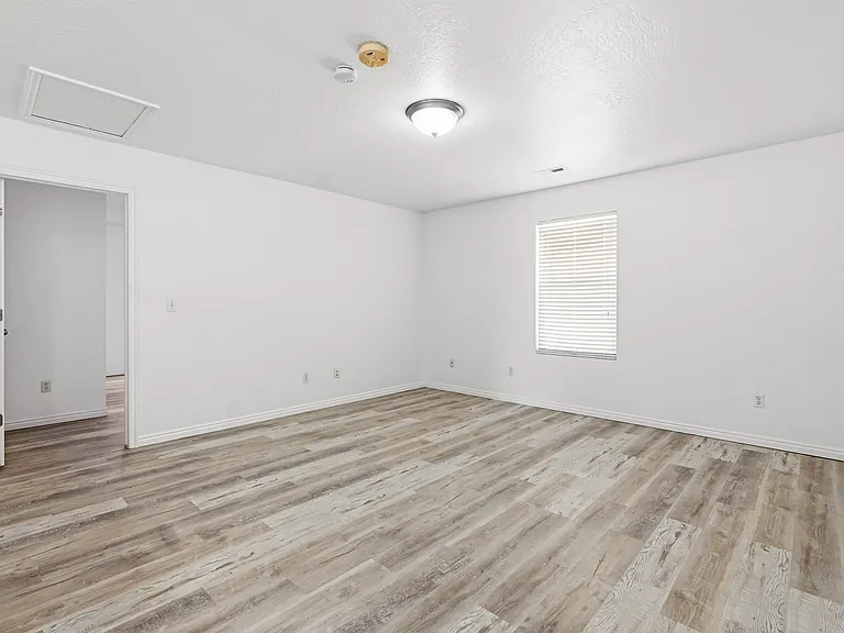 2156 E Frontier St — Photo 16