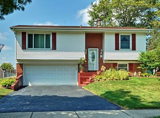 8080 Catawba Ln, Hanover Park, IL 60133