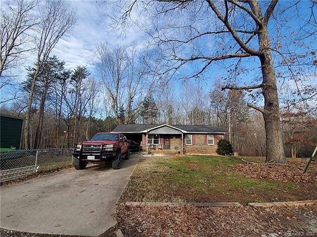 2nd image of 123 Steer St