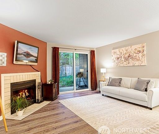 3rd image of 8218 126th Avenue NE #E14