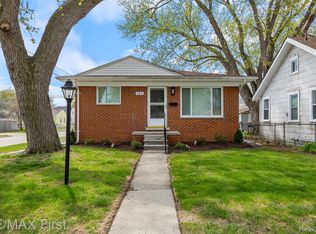305 W Harwood Ave, Madison Heights, MI 48071