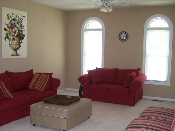 Huge great room with 9'ceilings