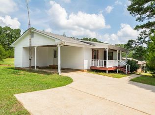 1999 E McIntosh Rd, Griffin, GA 30223