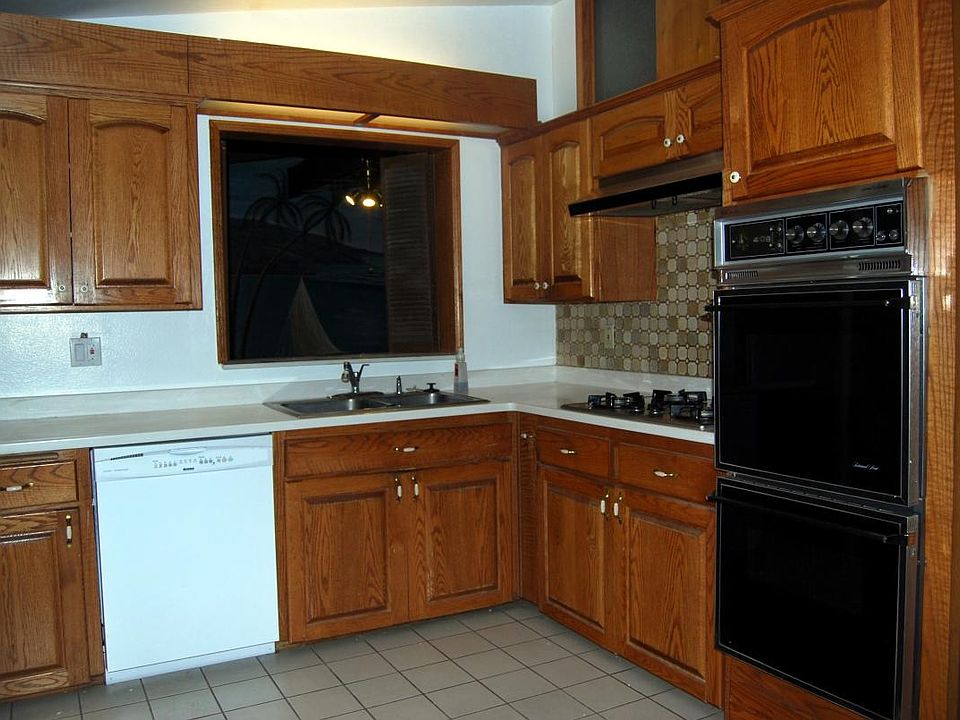 2nd image of 6819 Century St