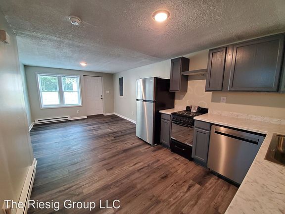 3rd image of 422-424 E 2nd St