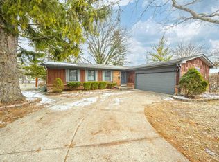 2247 Cumberland Dr, Troy, MI 48085