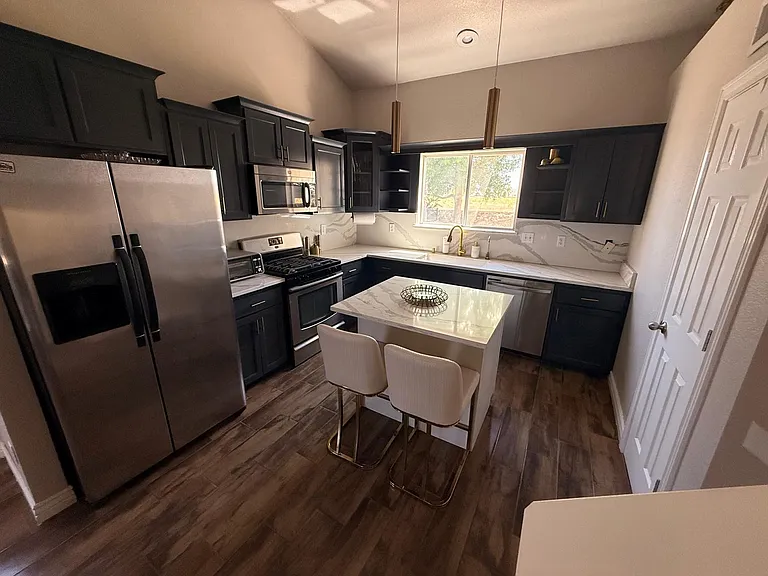 836 Sunset Park Dr — Photo 4