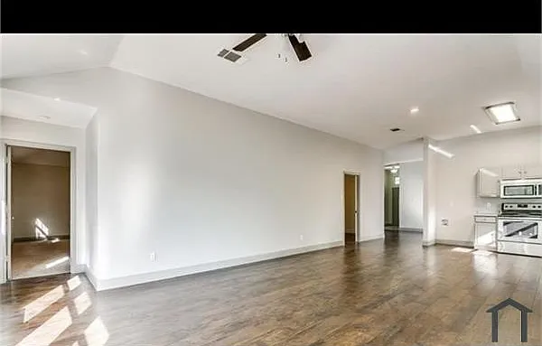 338 Dakota Dr — Photo 10