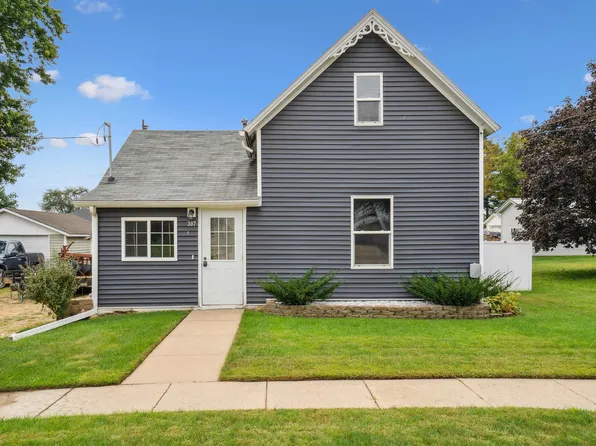 307 E Morrison St, Edgewood, IA 52042
