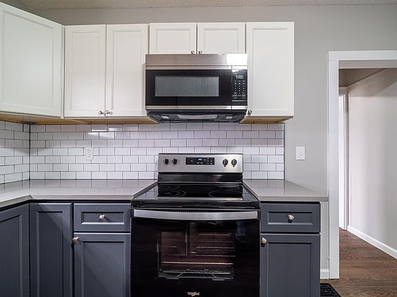 3rd image of 496 Sheldon Ave #496