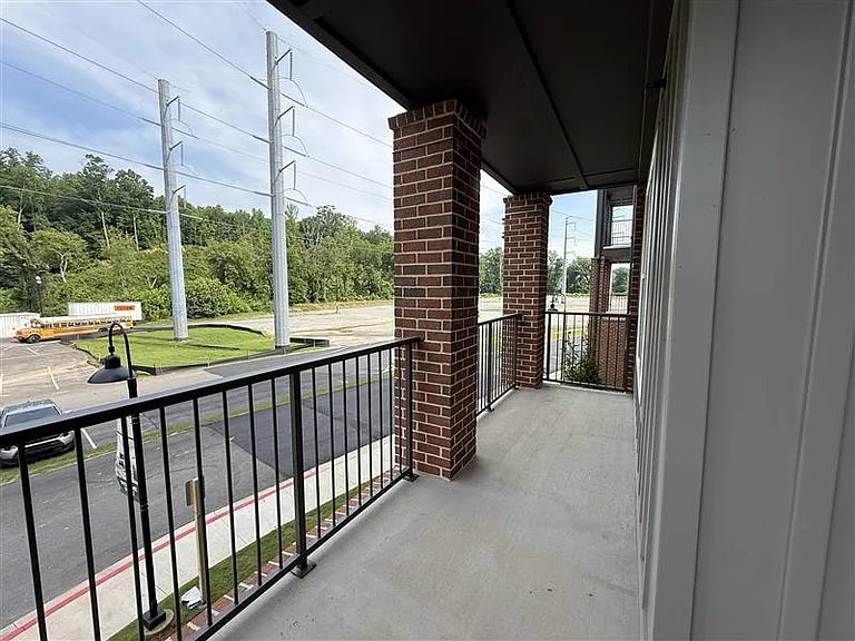 District on the Etowah Apartments — Photo 886