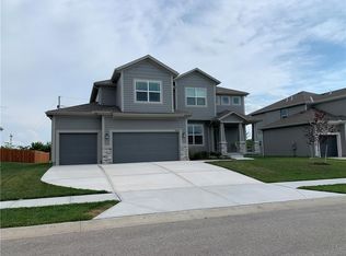28405 W 161st Ter, Olathe, KS 66061