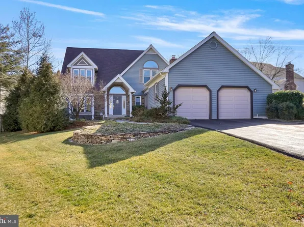 5272 Ellicott Dr, Centreville, VA 20120