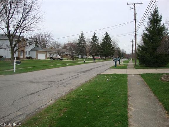 4th image of 18739 Meadow Ln