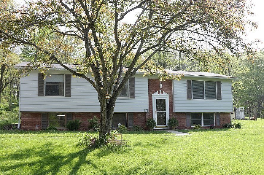 1st image of 171 Bishop Ln