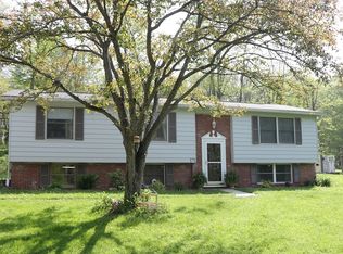 171 Bishop Ln, New Castle, PA 16105
