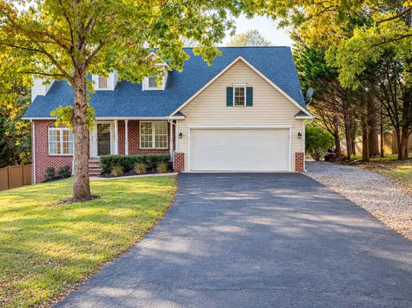 1425 Virginia Ridge Dr, Hardy, VA 24101