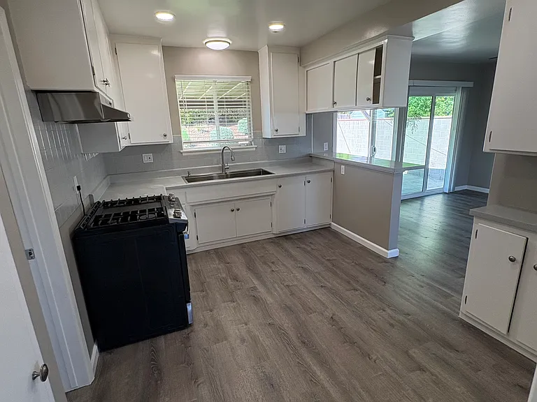 1531 Sansinena Ln — Photo 11