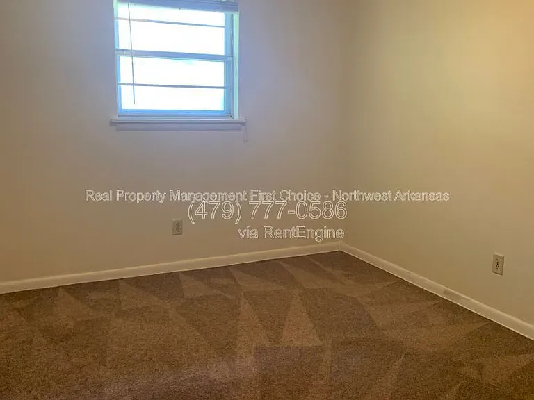 1039 W Bel Air Dr — Photo 10
