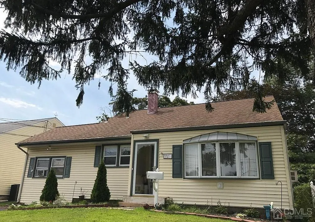 69 Broadway Ave photo 1