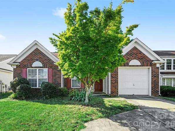 7516 Double Springs Ct, Charlotte, NC 28262