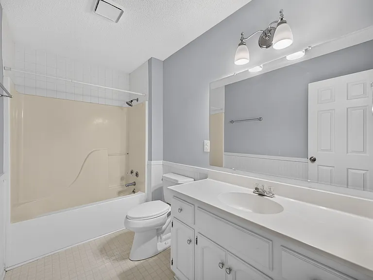 11 Julius Cir — Photo 12