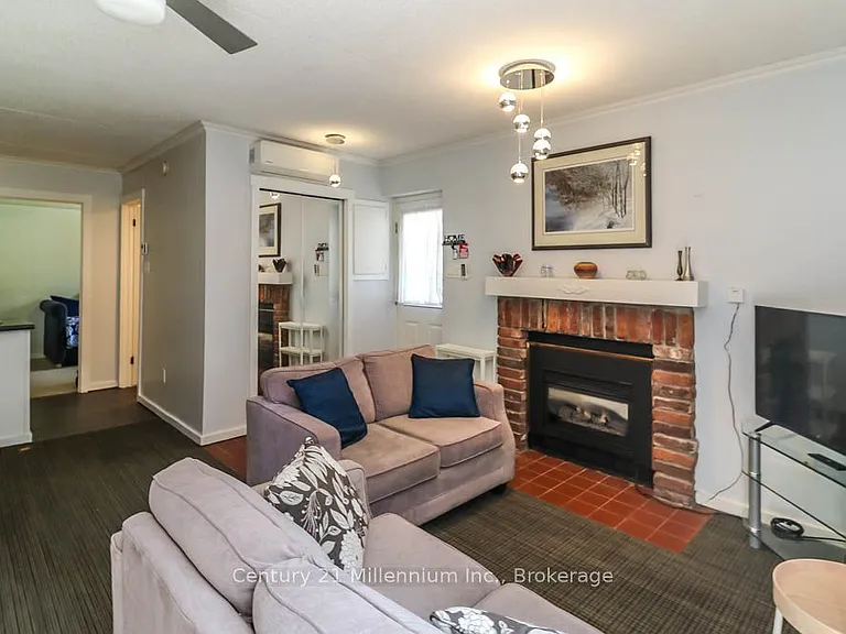 15 Dawson Dr #6 — Photo 3