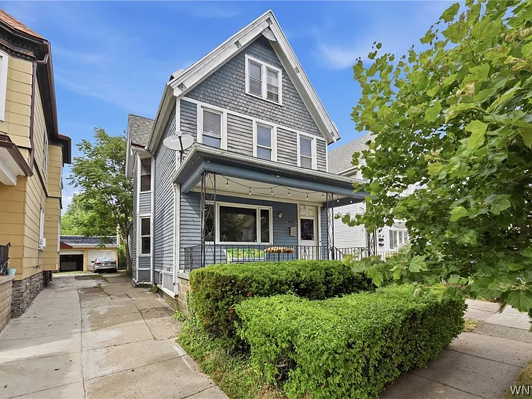 304 W Delavan Ave — Photo 1