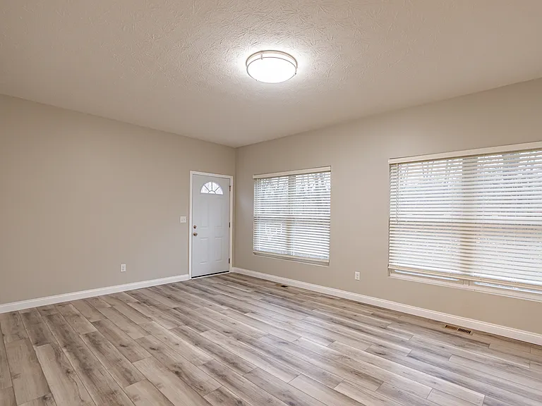 225 Southern Lake Dr — Photo 22