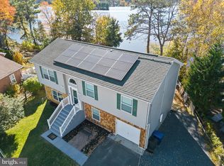 8 Sommers Ln, Browns Mills, NJ 08015